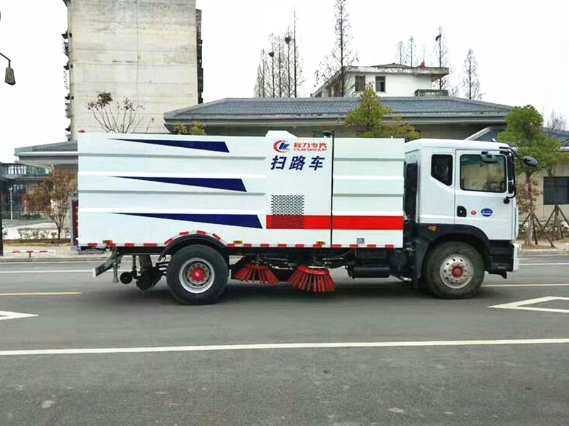 东风D9扫路车6